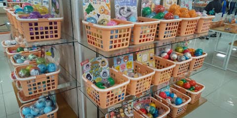 選べるガチャガチャランド トキハ別府店